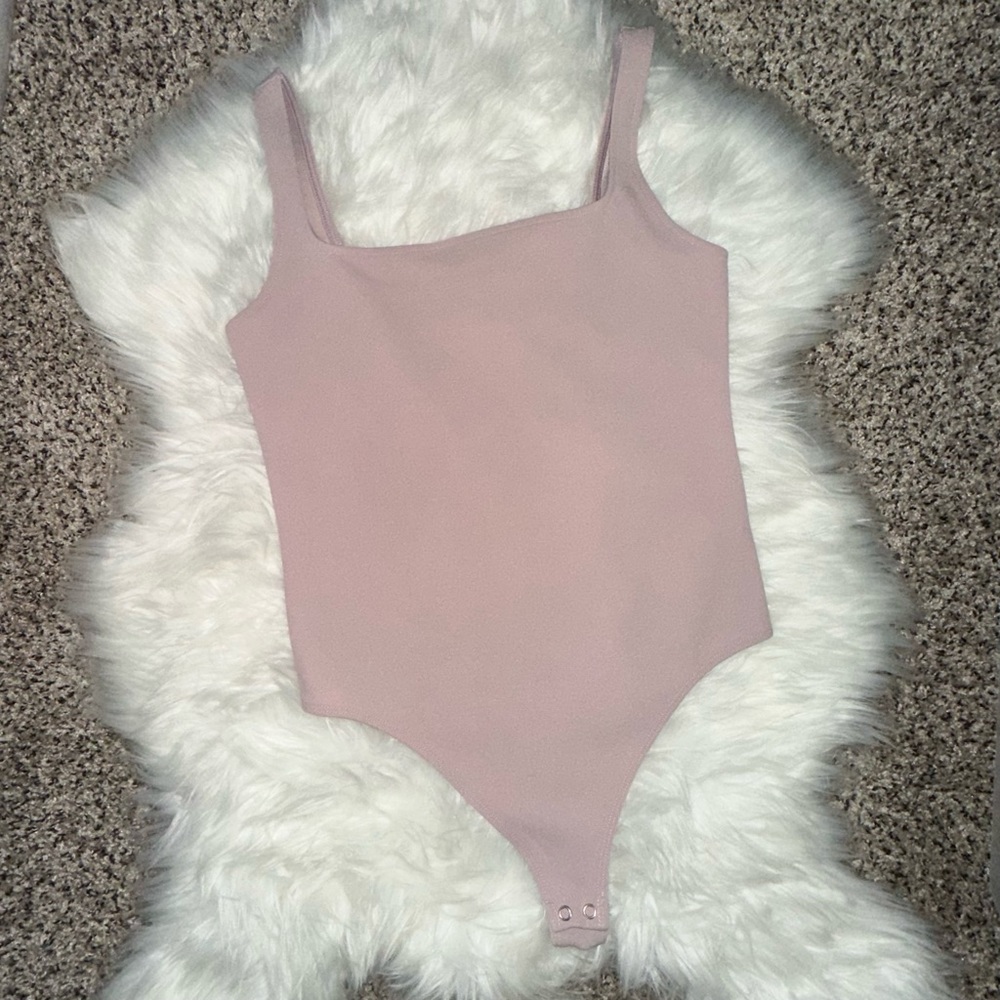 $4.99 Ship ~ NWOT Express Bodysuit 💕 🩰 🎀